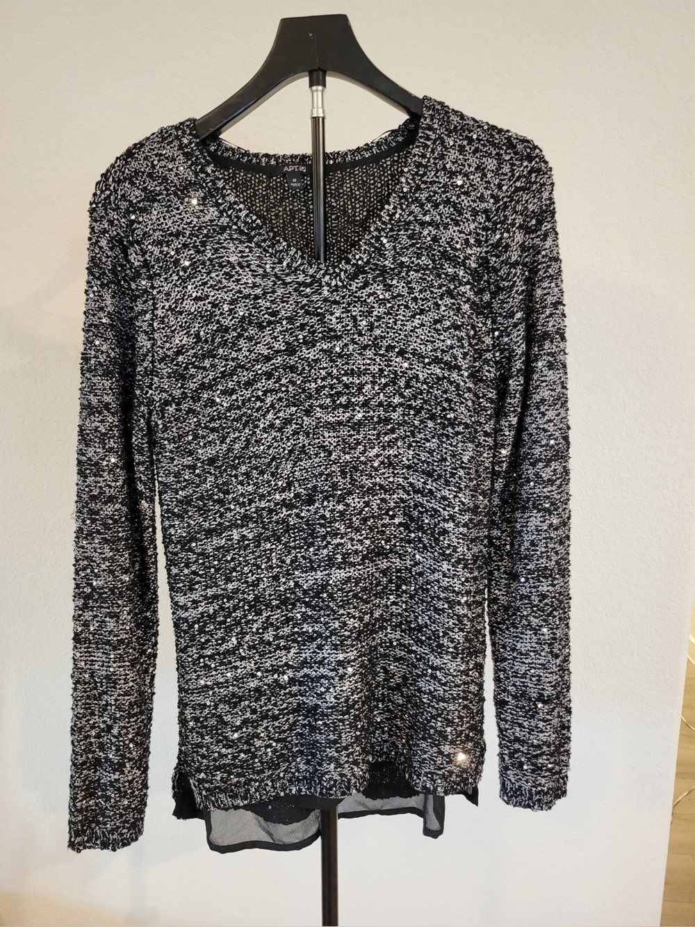 APT.9 Women’s Medium Black Silver Sequin Knit Long Sleeve Sweater